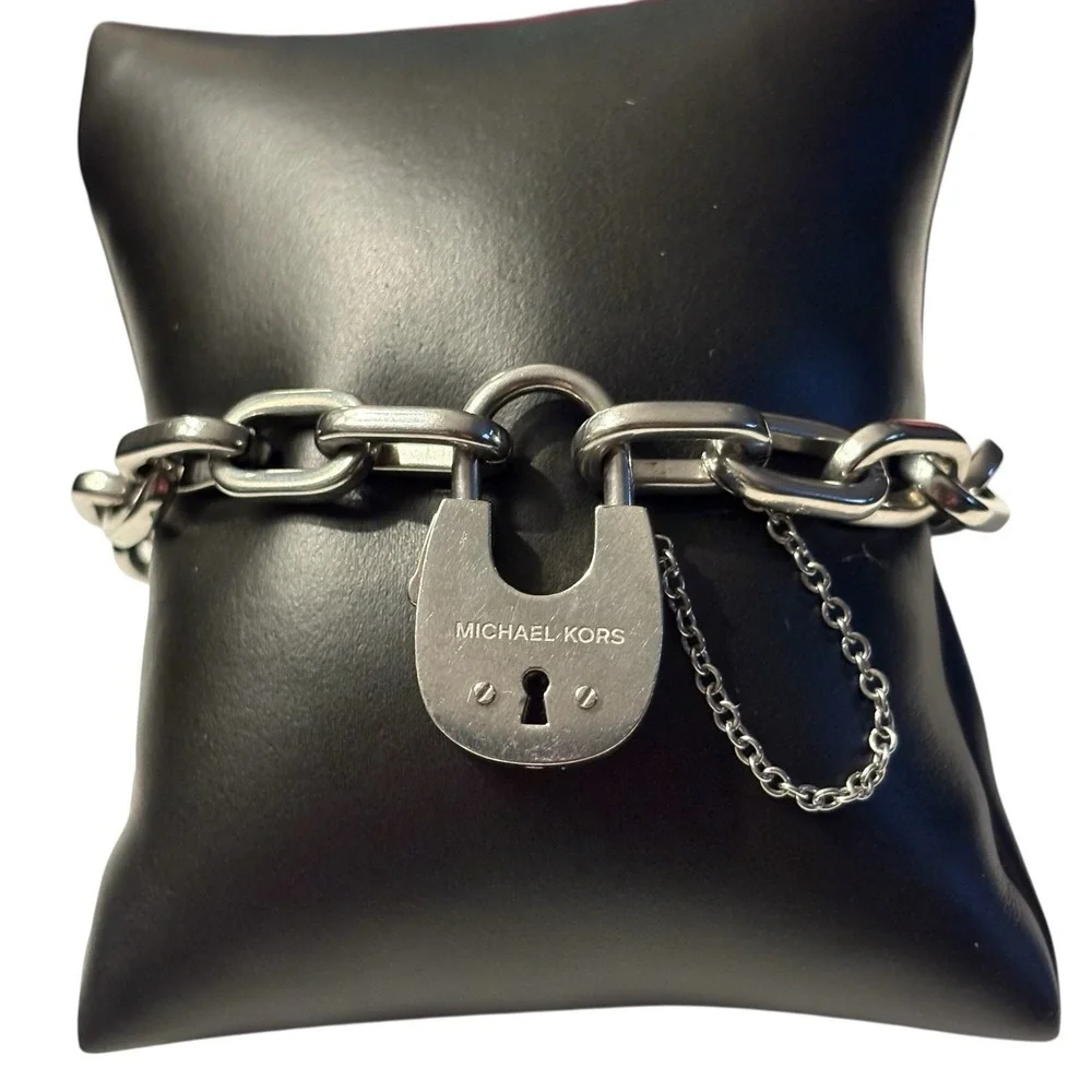 Michael Kors Bracelet Chain Link With Padlock And Safety Chain Silver Tone Metal - Picture 6 of 16